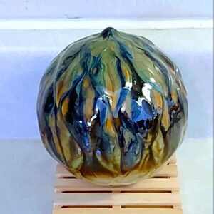 ASH GLAZED CERAMIC GORD WITH SMALL WOOD STAND